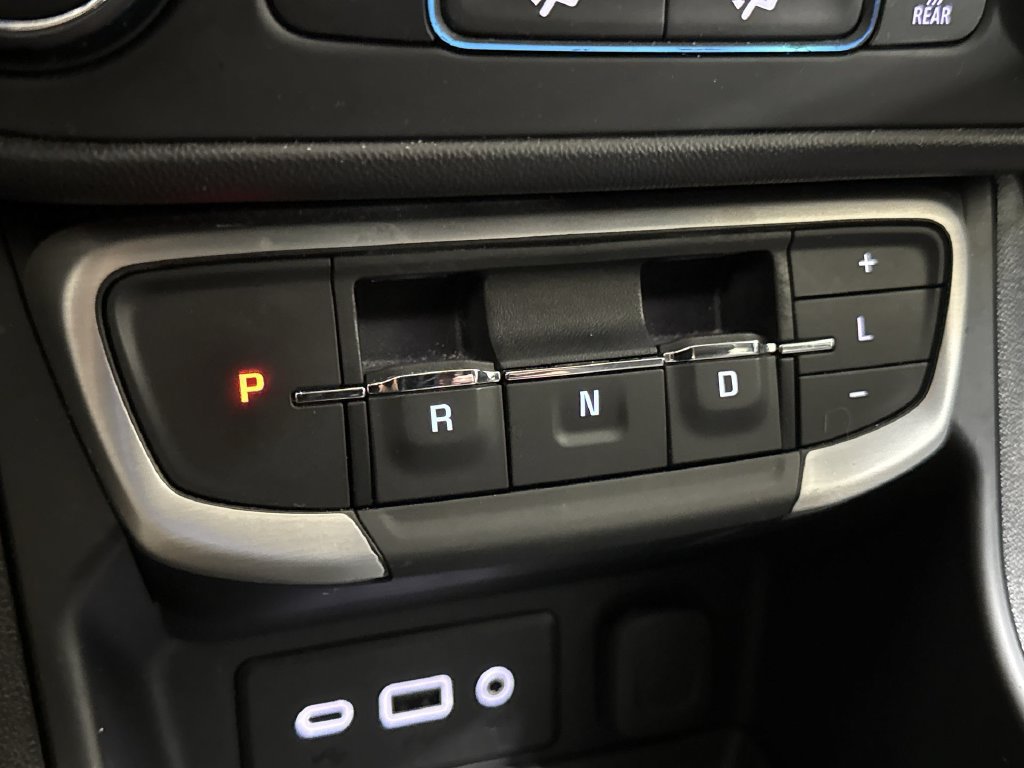 Used 2024 GMC Terrain SLE AWD/4WD image 17