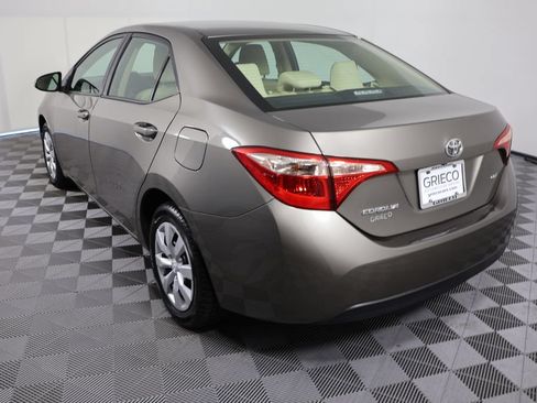 Used 2018 Toyota Corolla LE FWD image 6