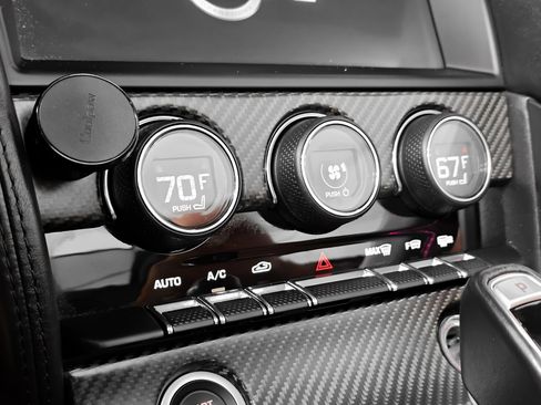 Used 2019 Jaguar F-TYPE SVR image 26