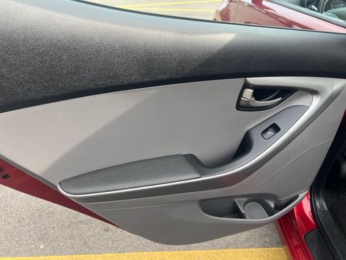 Used 2016 Hyundai Elantra SE FWD image 10