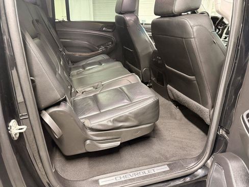 Used 2020 Chevrolet Suburban LT AWD/4WD image 29