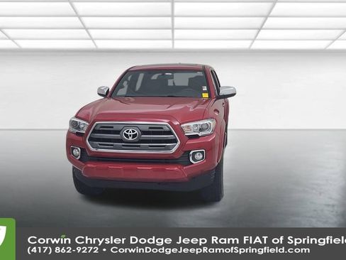 Used 2017 Toyota Tacoma Limited image 5