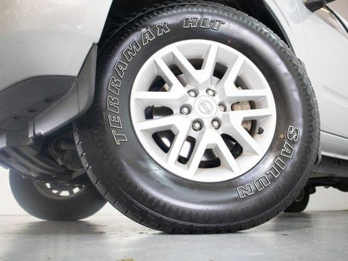 Used 2020 Nissan Frontier SV w/ SV Utility Package image 3