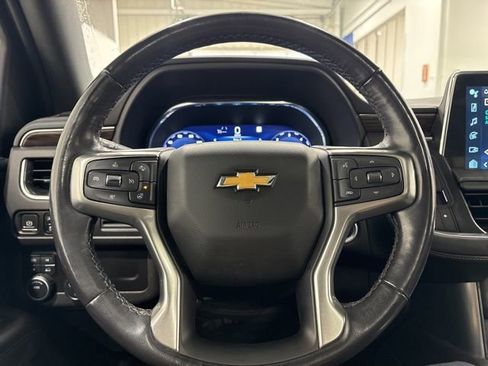 Used 2022 Chevrolet Suburban LT w/ Luxury Package image 10