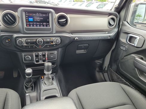 Used 2020 Jeep Wrangler Unlimited Sport AWD/4WD image 16