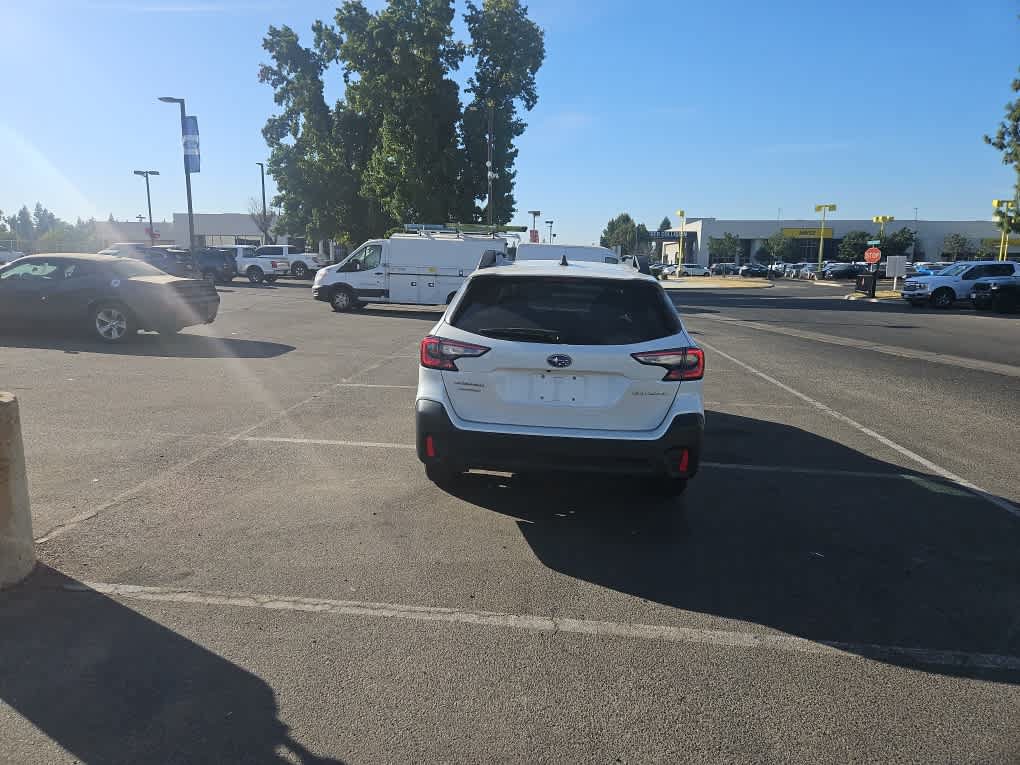 Used 2021 Subaru Outback Premium AWD/4WD image 6