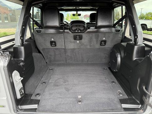 Used 2021 Jeep Wrangler Unlimited Rubicon AWD/4WD image 14