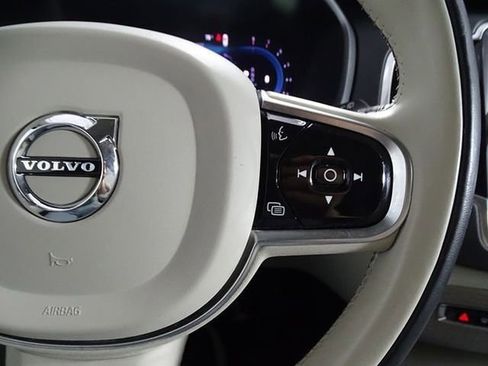 Used 2023 Volvo XC90 B6 Plus AWD/4WD image 28