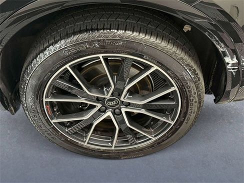 Used 2024 Audi SQ5 Premium Plus image 12