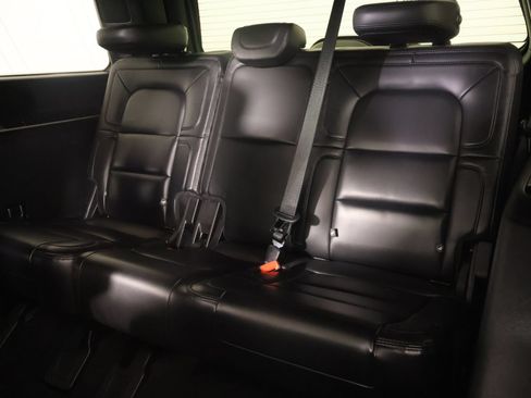 Used 2020 Lincoln Navigator Reserve w/ Equipment Group 208A Reserve AWD/4WD image 14