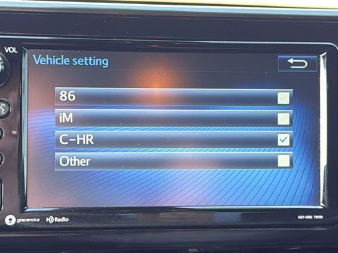 Used 2018 Toyota C-HR XLE image 18