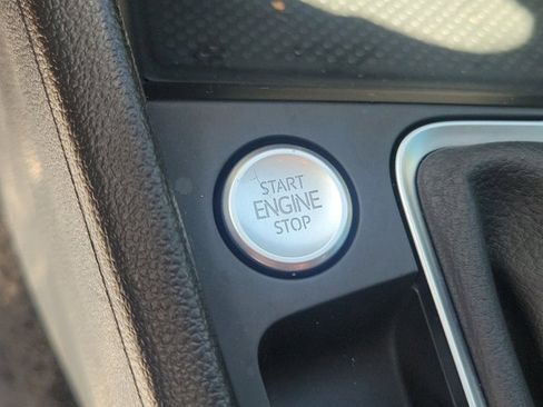 Used 2023 Volkswagen Jetta SE image 30