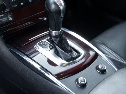 Used 2011 INFINITI G37 Journey w/ Premium Pkg image 16