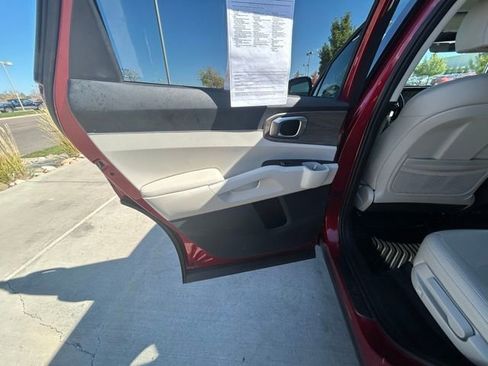 Used 2022 Kia Sorento S image 22