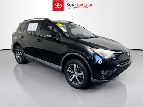 Used 2017 Toyota RAV4 XLE image 1