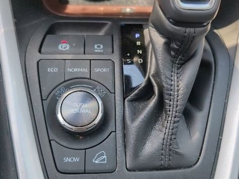 Used 2023 Toyota RAV4 Limited AWD/4WD image 18