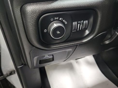 Used 2019 RAM 1500 Tradesman image 40