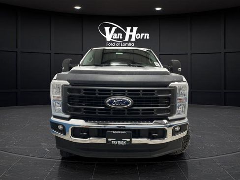 Used 2023 Ford F250 XL w/ Snow Plow/Camper Package AWD/4WD image 8