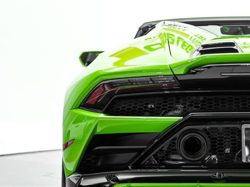 Used 2024 Lamborghini Huracan EVO AWD/4WD image 40