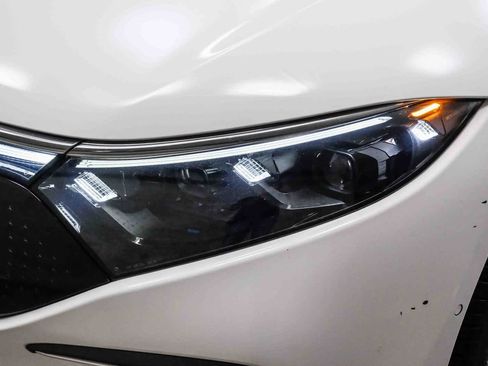 Certified 2022 Mercedes-Benz EQS 580 4MATIC Sedan image 11