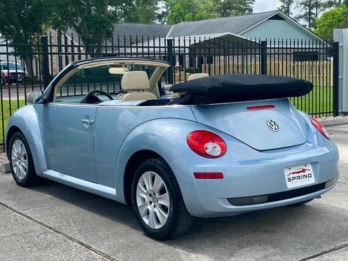 Used 2010 Volkswagen Beetle Convertible image 9