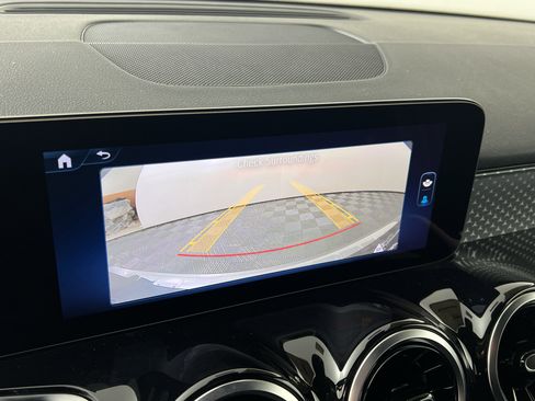 Used 2026 Mercedes-Benz GLB 250 4MATIC image 31