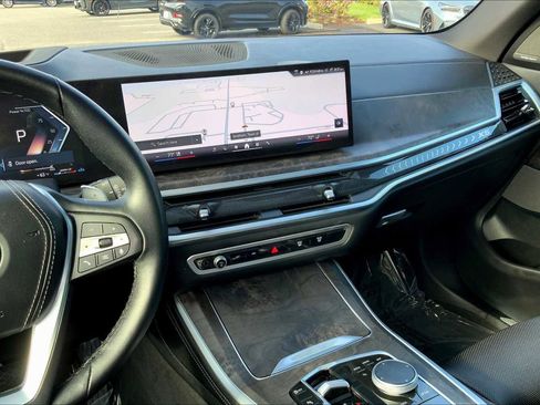 Used 2024 BMW X5 xDrive40i w/ Premium Package image 12