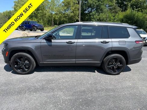 Used 2023 Jeep Grand Cherokee L Limited w/ Luxury Tech Group II AWD/4WD image 2