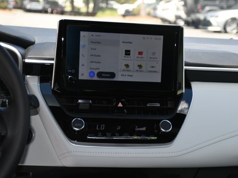 Used 2023 Toyota Corolla SE w/ SE Premium Package FWD image 15