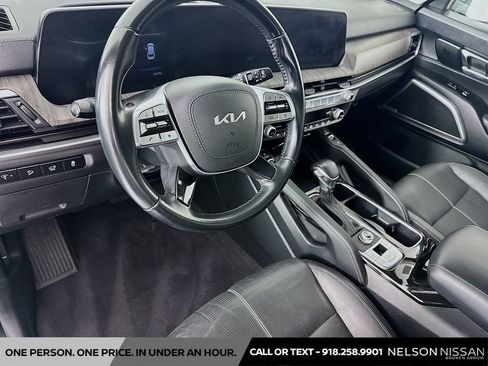 Used 2024 Kia Telluride EX w/ EX Captain's Chair Package FWD image 9