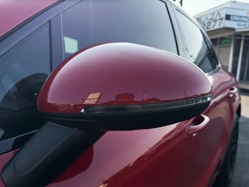 Used 2017 Porsche Macan GTS AWD/4WD image 10