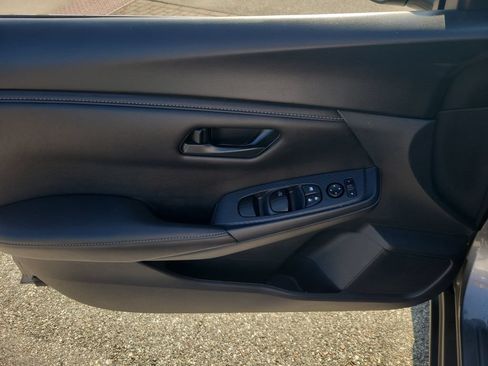Used 2025 Nissan Sentra S FWD image 11