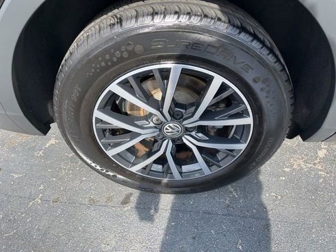 Used 2019 Volkswagen Tiguan SE AWD/4WD image 11
