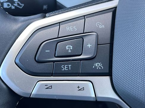 Used 2025 Volkswagen Taos S AWD/4WD image 17