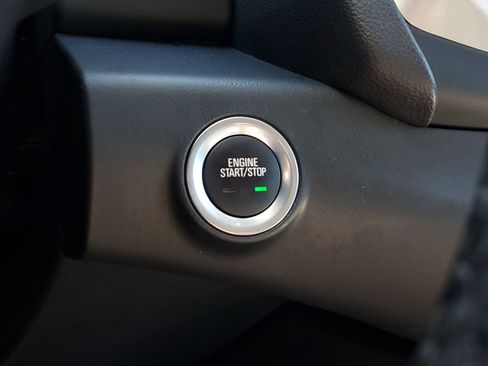 Used 2023 GMC Terrain SLT image 33