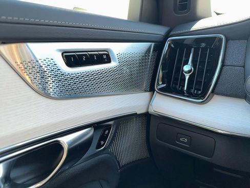 Used 2025 Volvo XC90 B6 Ultra w/ Protection Package Premier image 20