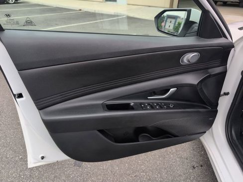 Certified 2023 Hyundai Elantra Limited w/ Cargo Package FWD image 11