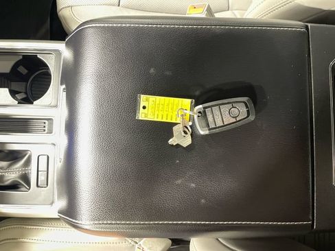 Used 2018 Ford F150 Lariat w/ Equipment Group 502A Luxury AWD/4WD image 21