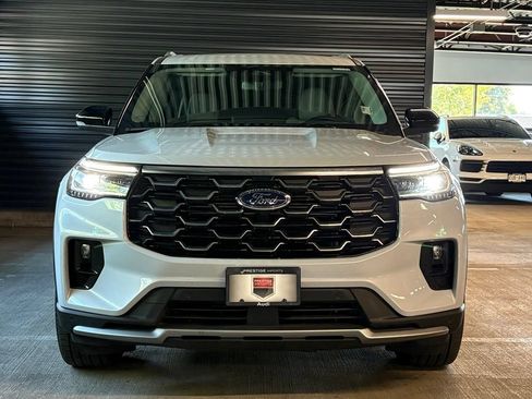 Used 2025 Ford Explorer Platinum w/ Ultimate Package AWD/4WD image 6
