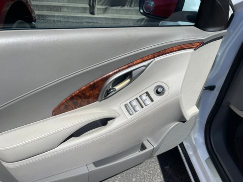 Used 2013 Buick LaCrosse image 12