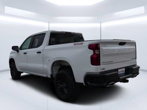 Used 2025 Chevrolet Silverado 1500 Custom Trail Boss AWD/4WD image 5