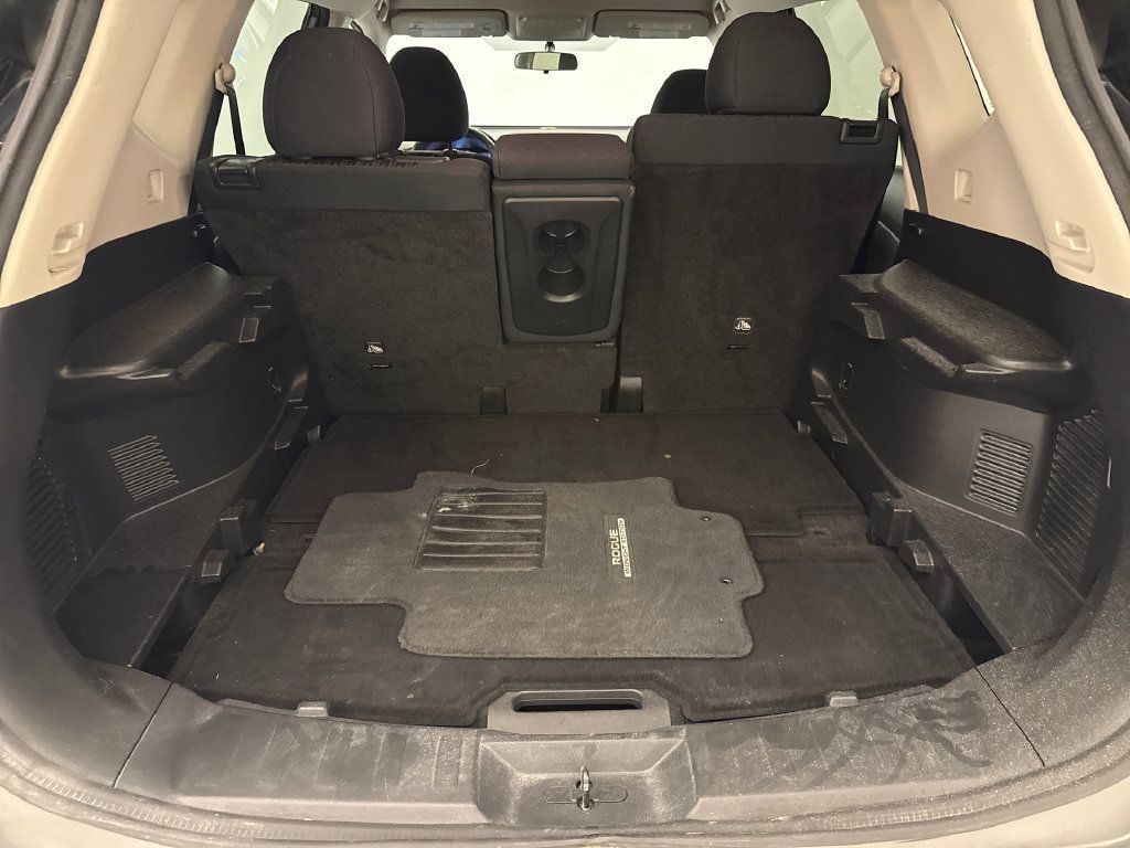 Used 2017 Nissan Rogue SV w/ Midnight Edition FWD image 13