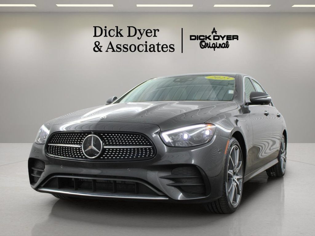 Used 2023 Mercedes-Benz E 450 4MATIC Sedan image 5