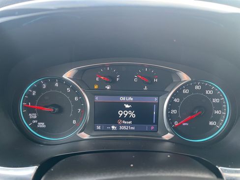 Used 2023 Chevrolet Traverse RS image 12