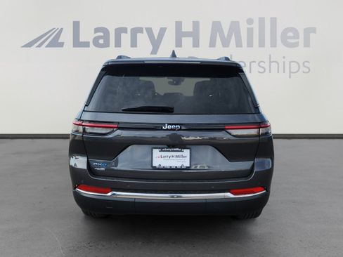 Used 2023 Jeep Grand Cherokee 4WD 4xe image 5