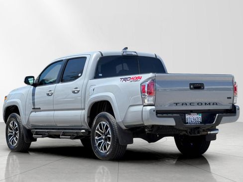 Used 2021 Toyota Tacoma TRD Sport w/ TRD Premium Sport Package AWD/4WD image 7