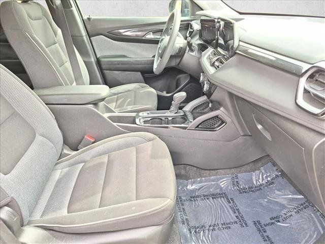 Used 2025 Chevrolet TrailBlazer LT AWD/4WD image 19