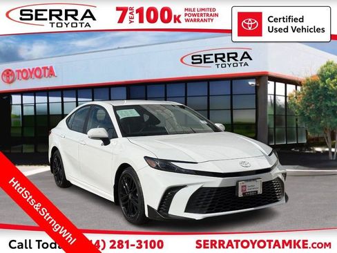 Used 2025 Toyota Camry SE w/ Convenience Package FWD image 1
