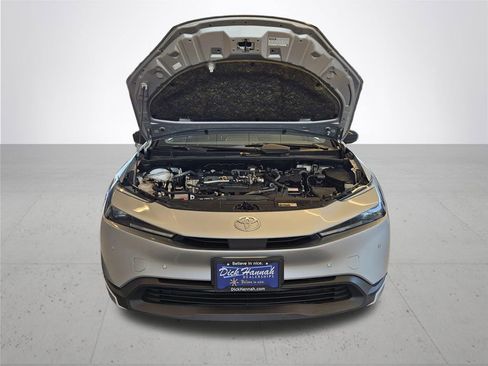 Used 2024 Toyota Prius LE FWD image 4