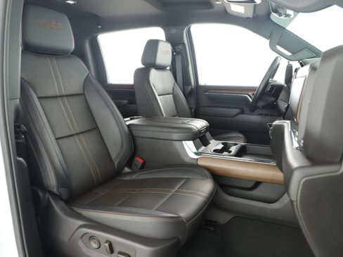 Used 2024 Chevrolet Silverado 3500 High Country w/ Technology Package image 24